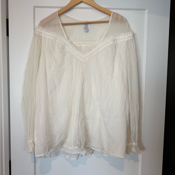 steele. Tops - Steele White Oversized Boho Top